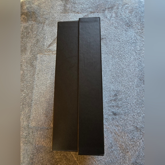 Gucci Box 12" x 9" x 5" - Picture 5 of 13